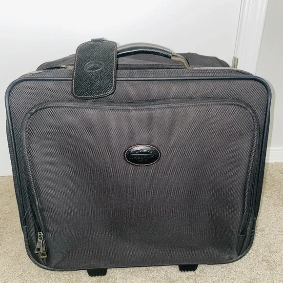 Longchamp Lugagage carry on with wheeels - Picture 2 of 16